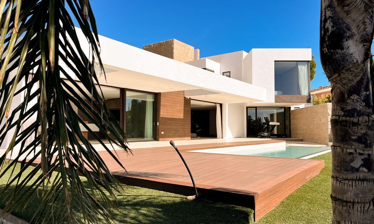 Photo 1 Detached Villa Benalmadena, Costa del Sol, Málaga – R4646920