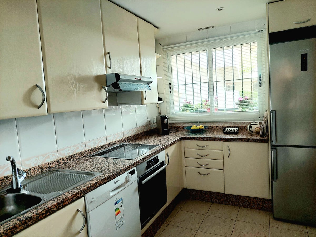Photo 5 Middle Floor Apartment Guadalmina Alta, Costa del Sol, Málaga – R4812712