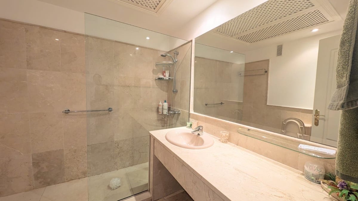Photo 13 Ground Floor Apartment El Paraiso, Costa del Sol, Málaga – R4839745