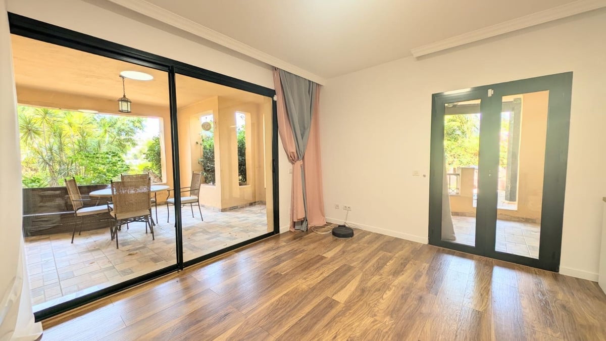 Photo 5 Ground Floor Apartment El Paraiso, Costa del Sol, Málaga – R4839745