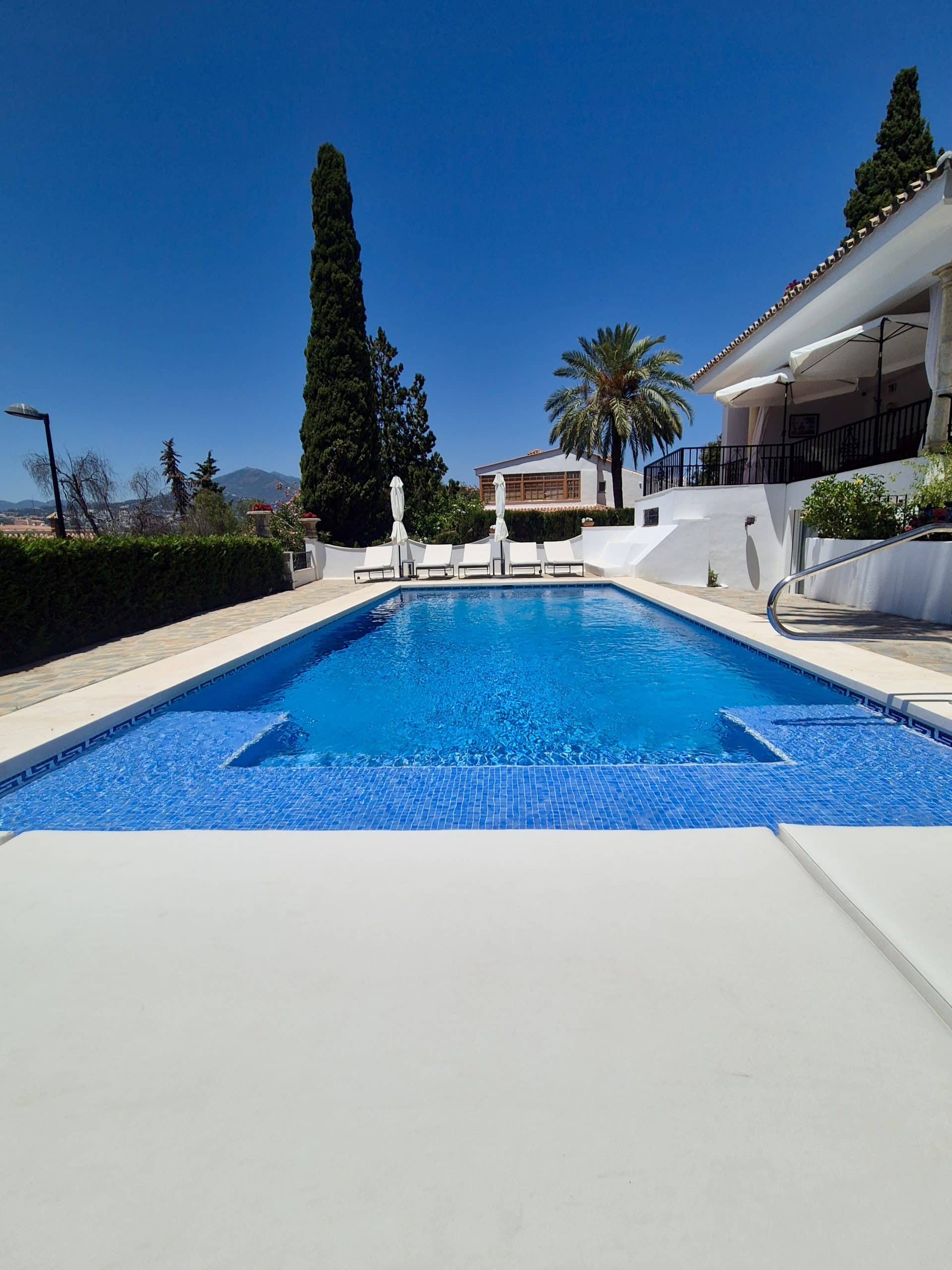 Photo 16 Timeless Elegance in La Campana, Marbella with amazing sea views – Villa del Carmen
