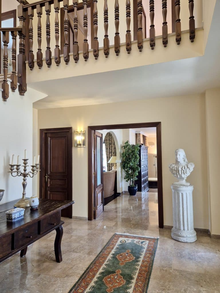 Photo 5 Timeless Elegance in La Campana, Marbella with amazing sea views – Villa del Carmen