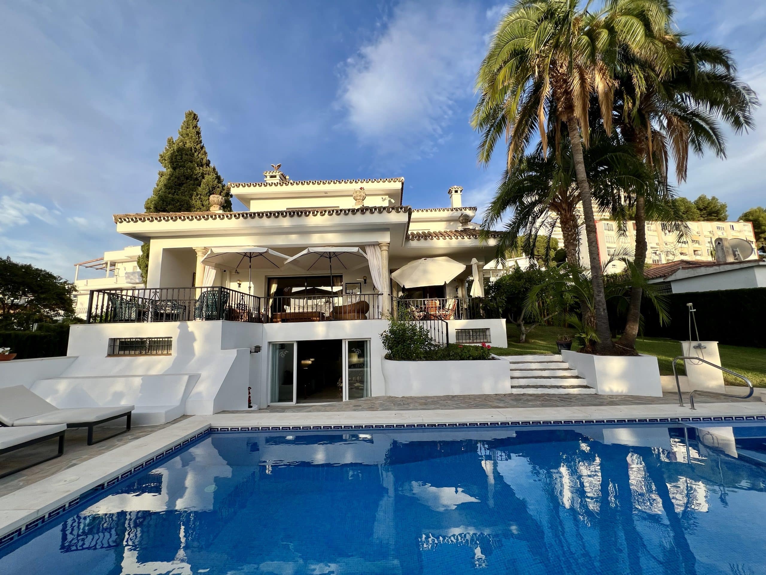 Photo 1 Timeless Elegance in La Campana, Marbella with amazing sea views – Villa del Carmen