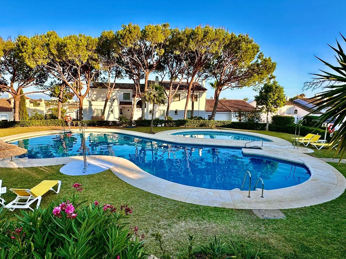 Photo 3 Townhouse El Paraiso, Costa del Sol, Málaga – R4884523