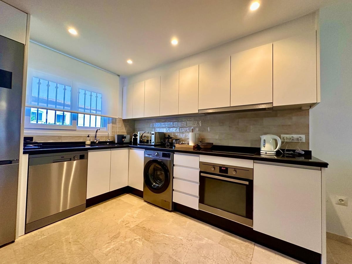Photo 8 Townhouse El Paraiso, Costa del Sol, Málaga – R4884523