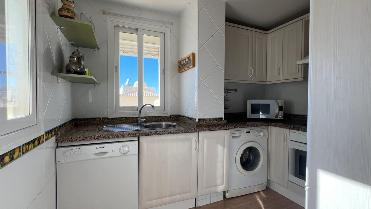 Photo 20 Middle Floor Apartment Benalmadena, Costa del Sol, Málaga – R4914910