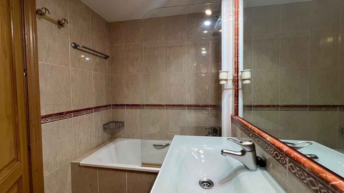Photo 32 Middle Floor Apartment Benalmadena, Costa del Sol, Málaga – R4914910