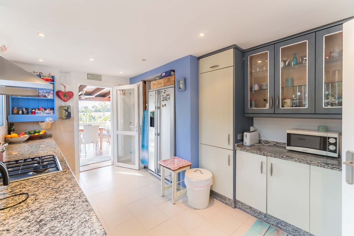 Photo 8 Detached Villa Guadalmina Alta, Costa del Sol, Málaga – R4964929