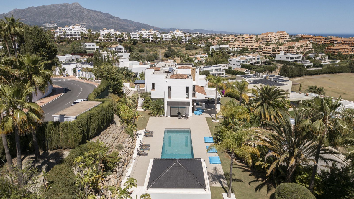 Photo 1 Detached Villa Atalaya, Costa del Sol, Málaga – R4734373