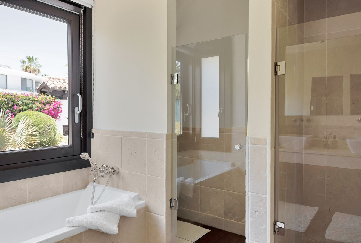 Photo 17 Detached Villa Atalaya, Costa del Sol, Málaga – R4734373