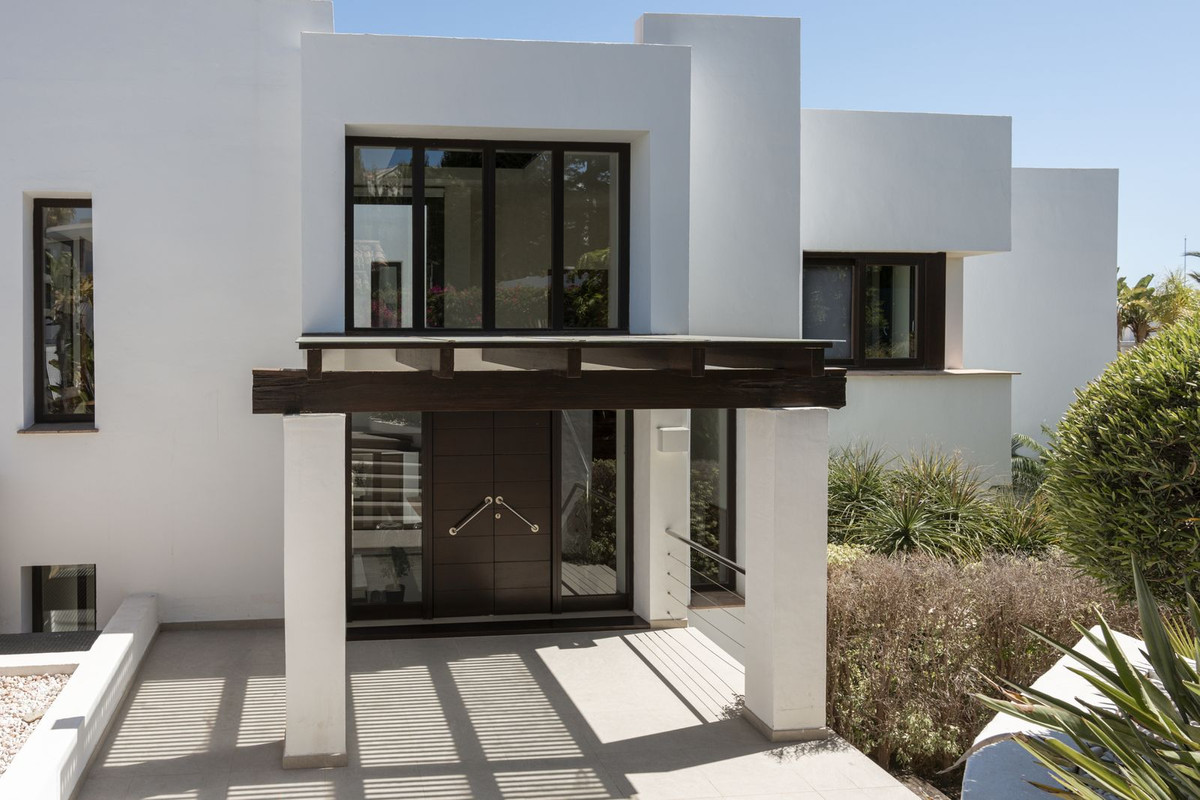 Photo 3 Detached Villa Atalaya, Costa del Sol, Málaga – R4734373