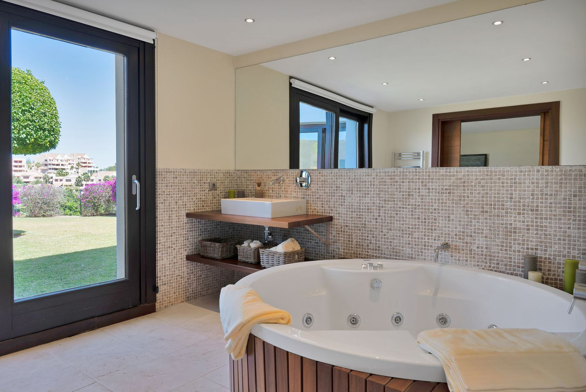 Photo 10 Detached Villa Atalaya, Costa del Sol, Málaga – R4734373