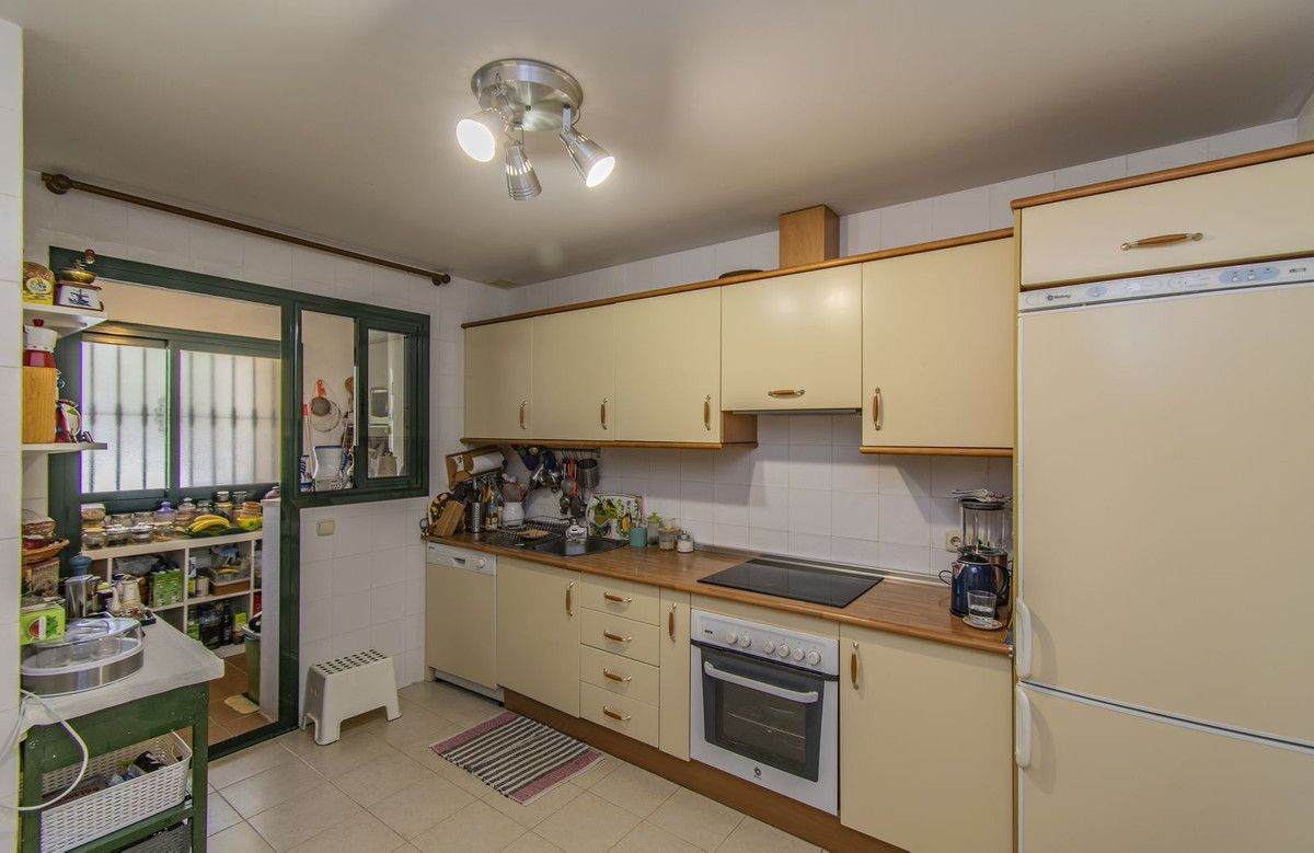 Photo 12 Middle Floor Apartment Guadalmina Alta, Costa del Sol, Málaga – R4766056