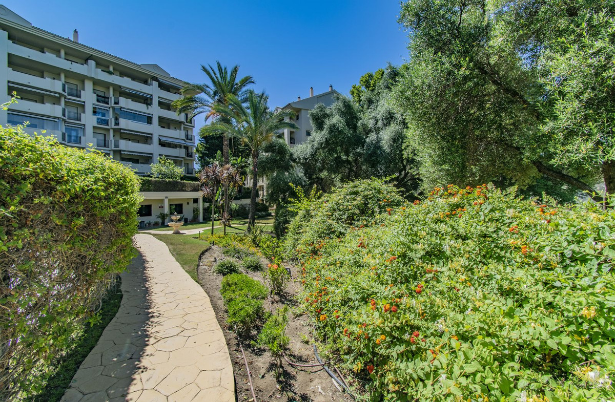 Photo 15 Middle Floor Apartment Guadalmina Alta, Costa del Sol, Málaga – R4766056