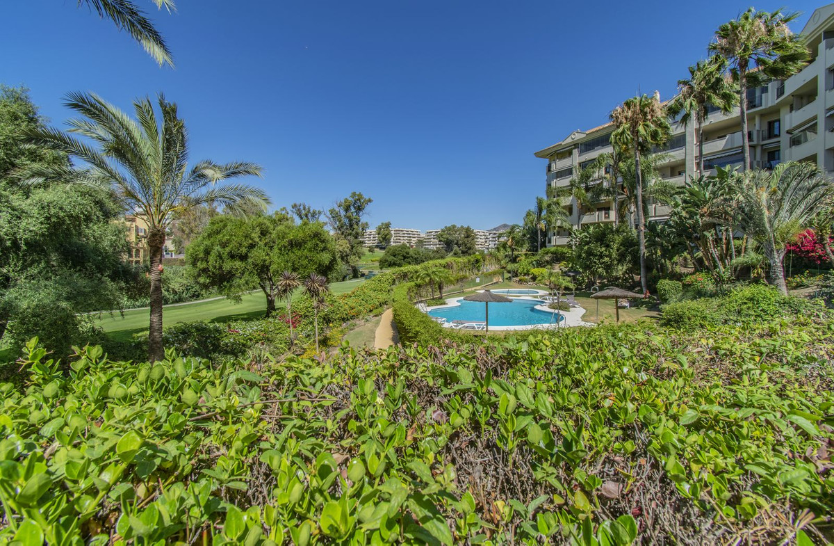 Photo 4 Middle Floor Apartment Guadalmina Alta, Costa del Sol, Málaga – R4766056