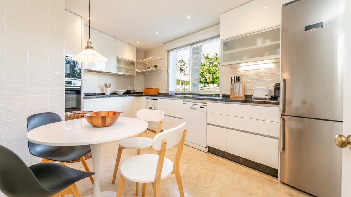 Photo 14 Middle Floor Apartment Guadalmina Alta, Costa del Sol, Málaga – R4897615