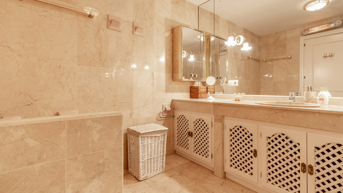 Photo 16 Middle Floor Apartment Guadalmina Alta, Costa del Sol, Málaga – R4897615