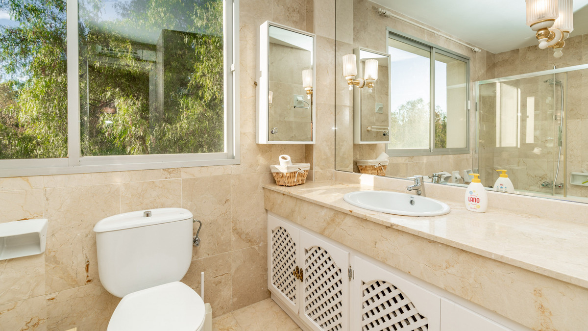 Photo 20 Middle Floor Apartment Guadalmina Alta, Costa del Sol, Málaga – R4897615
