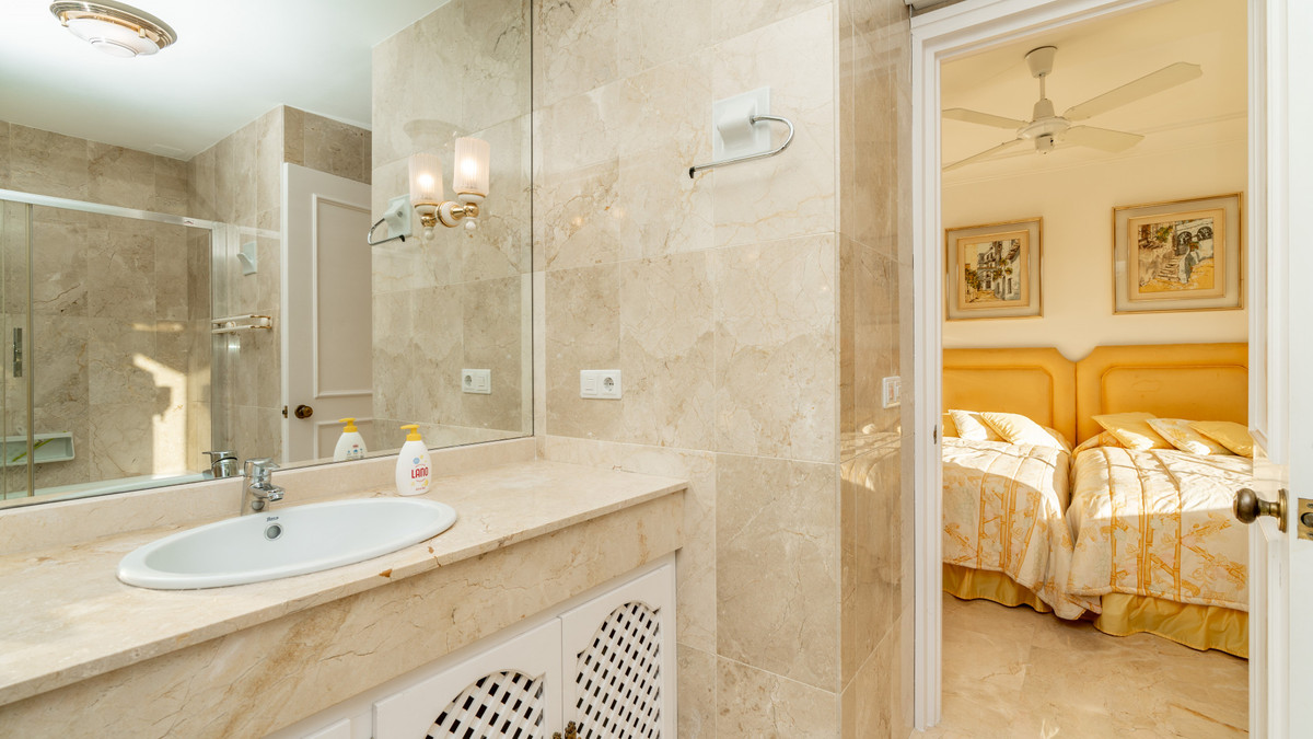 Photo 22 Middle Floor Apartment Guadalmina Alta, Costa del Sol, Málaga – R4897615