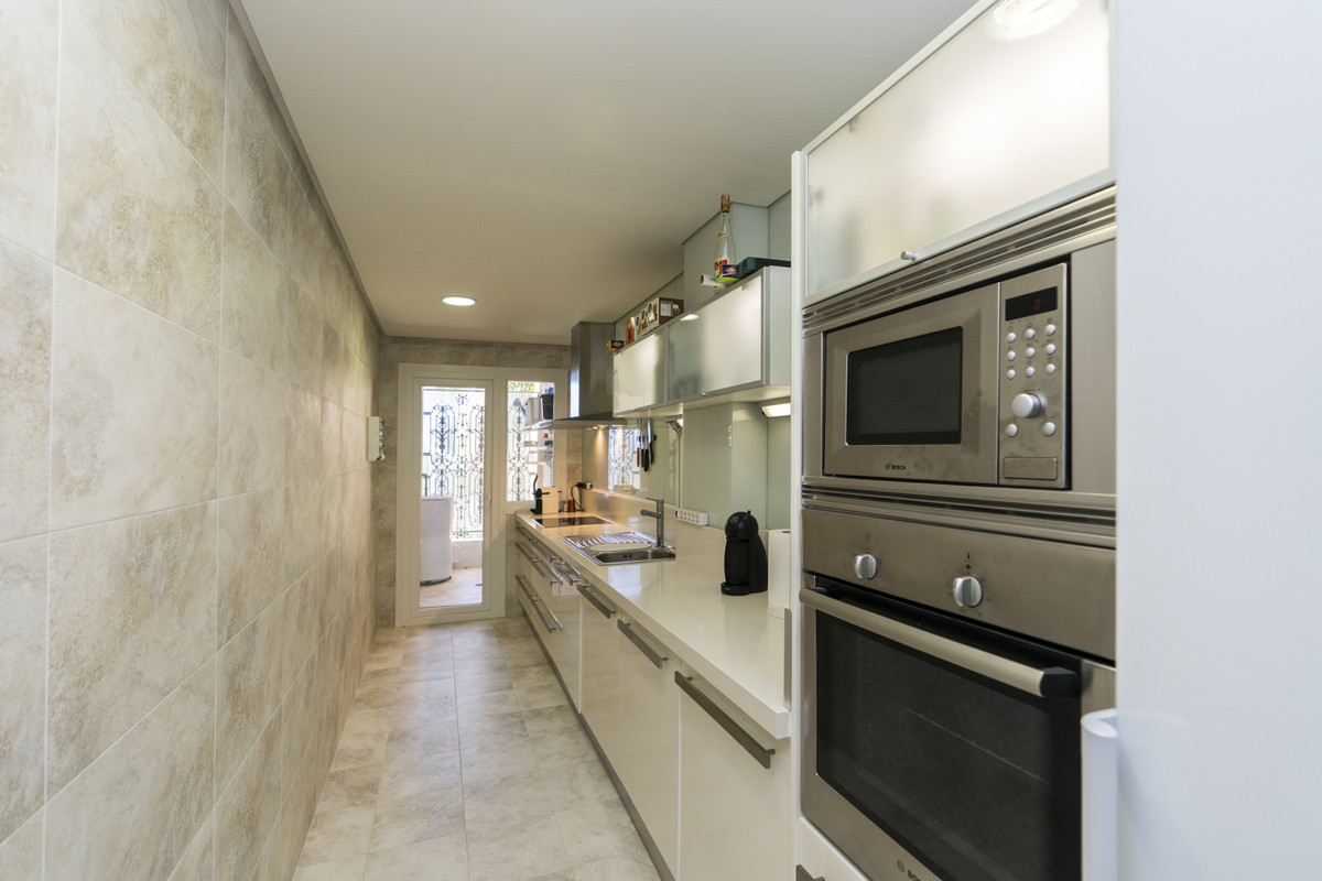 Photo 16 Ground Floor Apartment Nueva Andalucía, Costa del Sol, Málaga – R4673671