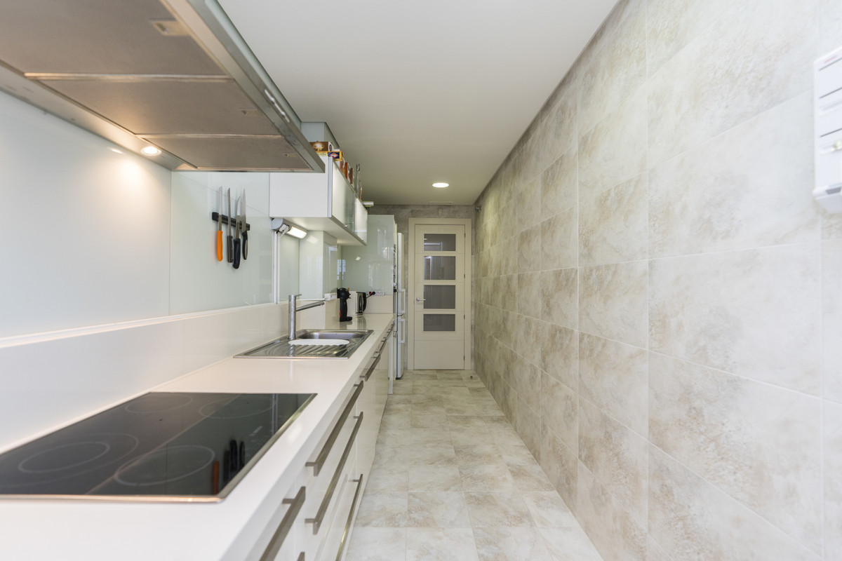 Photo 17 Ground Floor Apartment Nueva Andalucía, Costa del Sol, Málaga – R4673671
