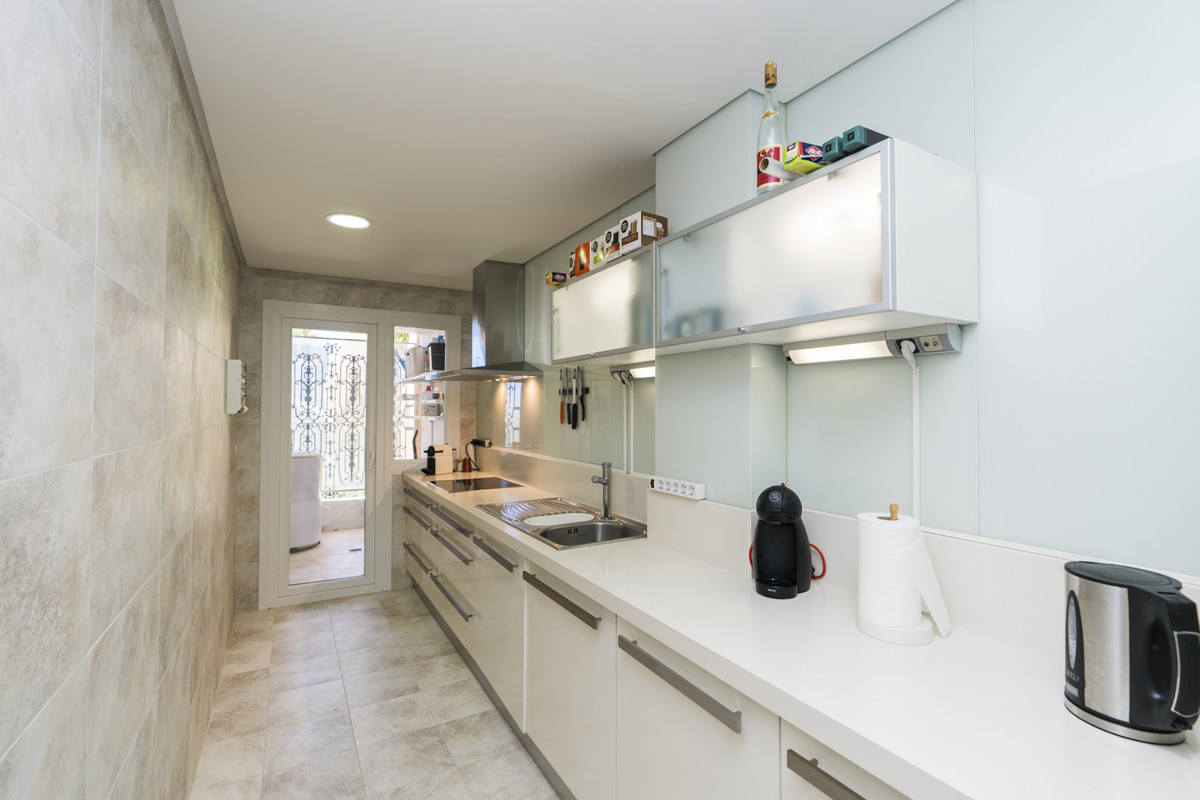 Photo 18 Ground Floor Apartment Nueva Andalucía, Costa del Sol, Málaga – R4673671