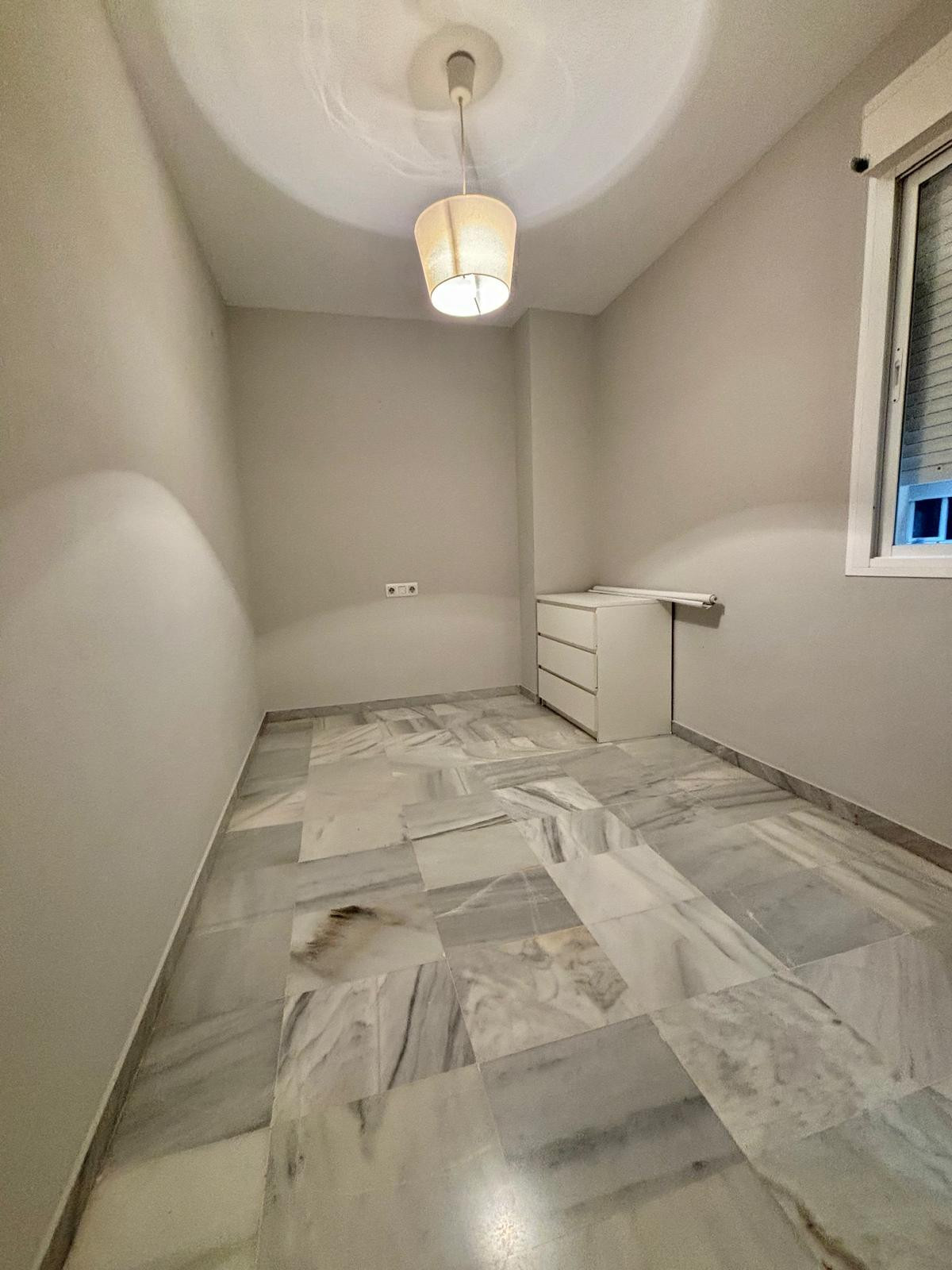Photo 14 Middle Floor Apartment Nueva Andalucía, Costa del Sol, Málaga – R4798807