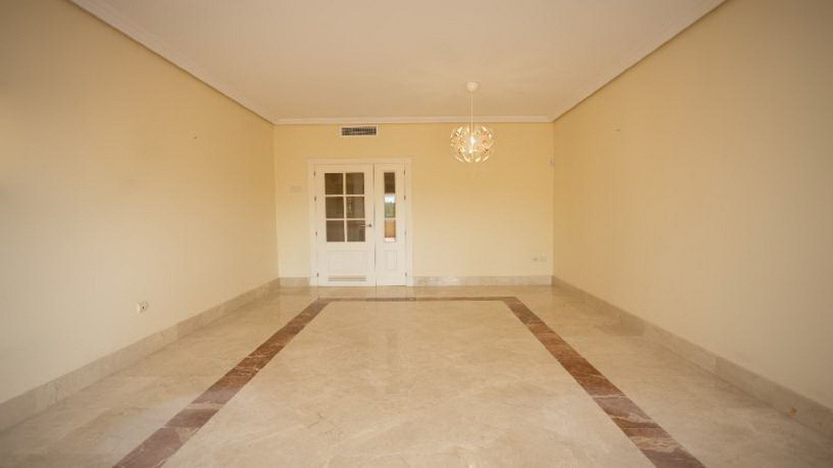 Photo 11 Ground Floor Apartment Atalaya, Costa del Sol, Málaga – R4882333
