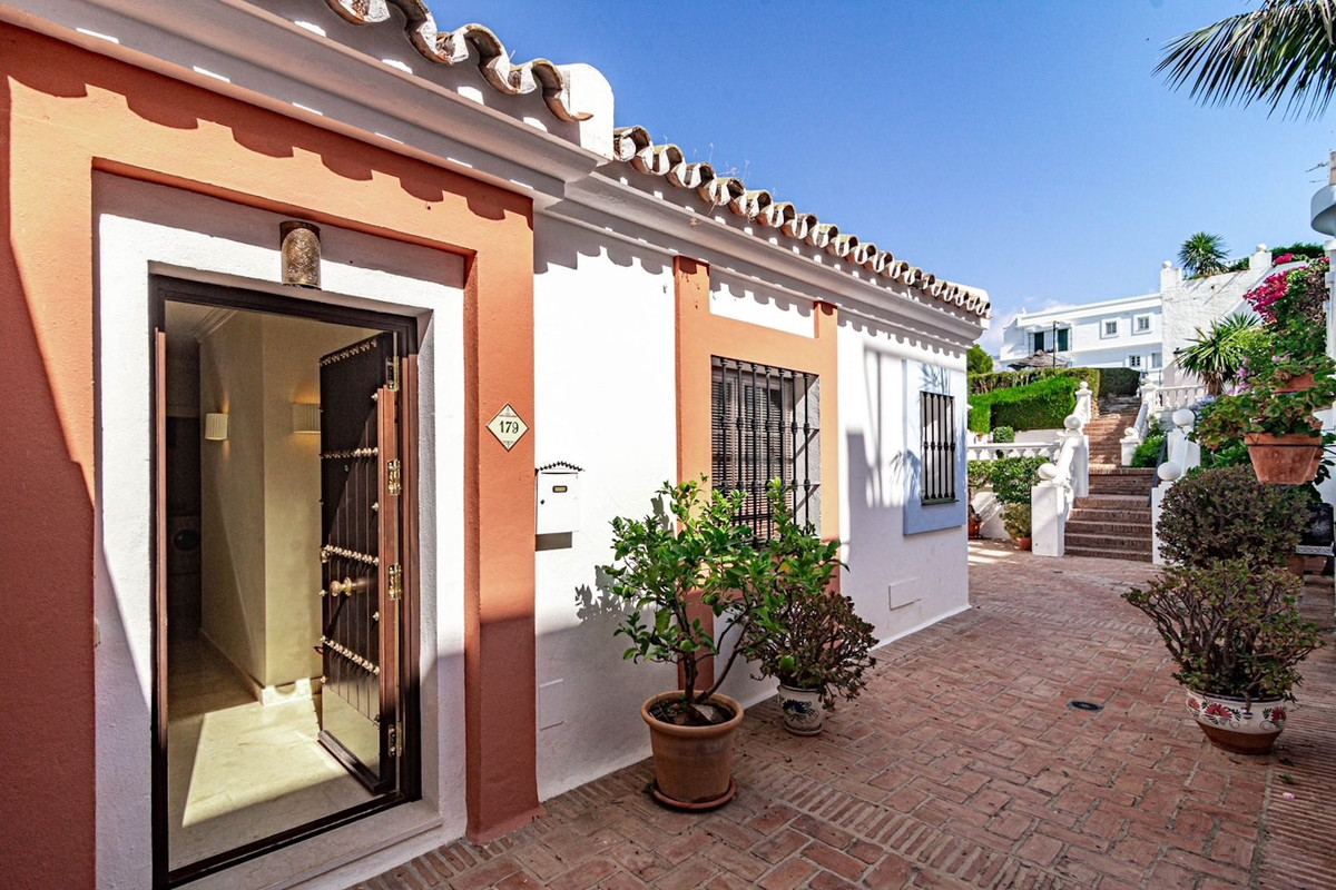 Photo 25 Top Floor Apartment Nueva Andalucía, Costa del Sol, Málaga – R4778362