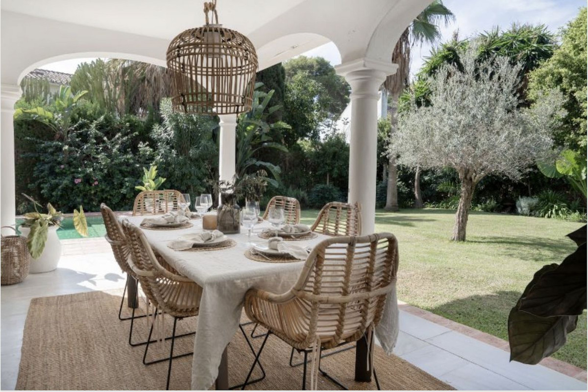 Photo 22 Detached Villa El Paraiso, Costa del Sol, Málaga – R4615102