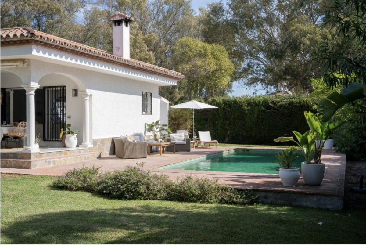 Photo 24 Detached Villa El Paraiso, Costa del Sol, Málaga – R4615102
