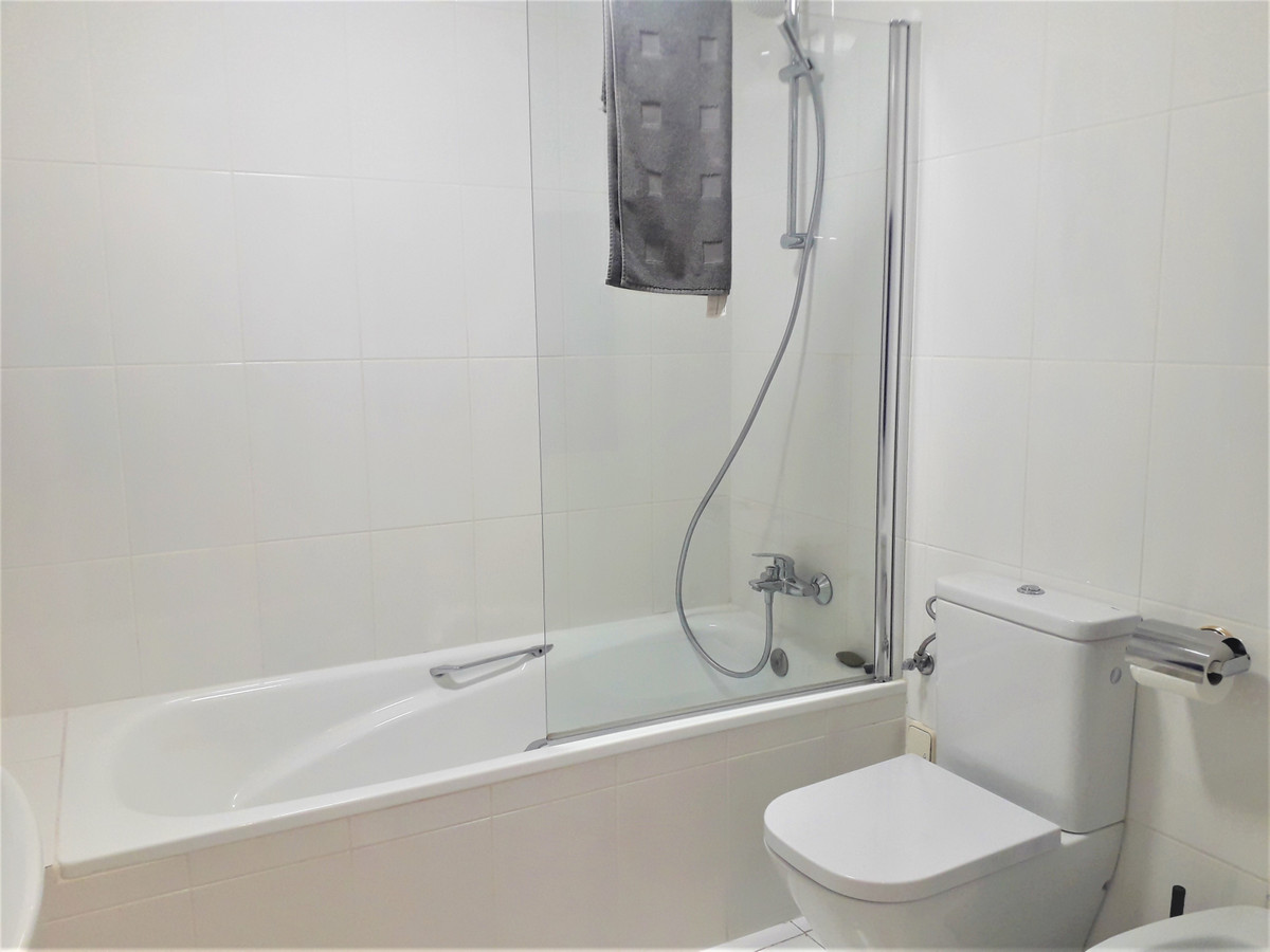 Photo 10 Middle Floor Apartment Atalaya, Costa del Sol, Málaga – R3738706