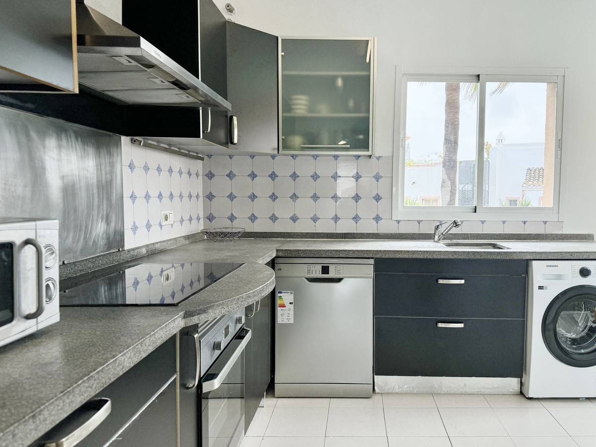 Photo 12 Middle Floor Apartment Guadalmina Alta, Costa del Sol, Málaga – R4608409