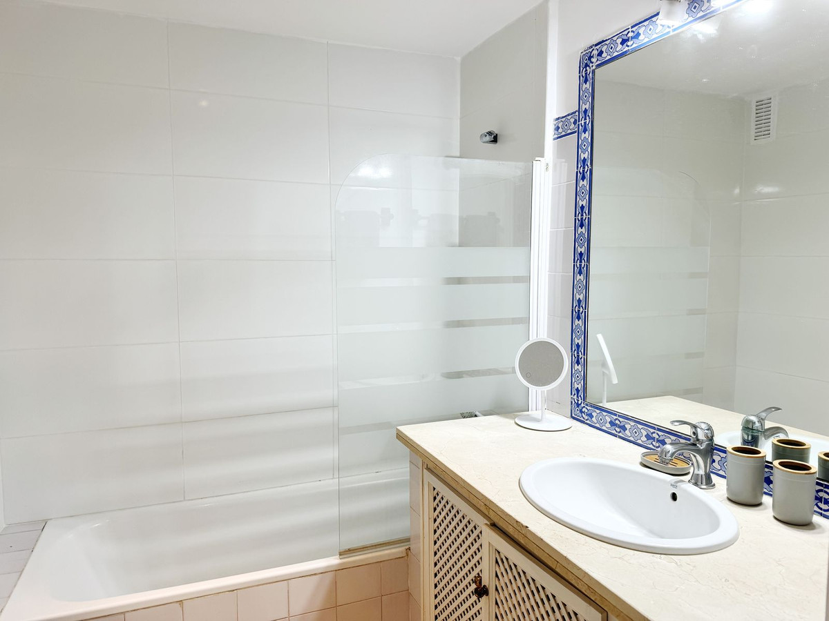 Photo 24 Middle Floor Apartment Guadalmina Alta, Costa del Sol, Málaga – R4608409