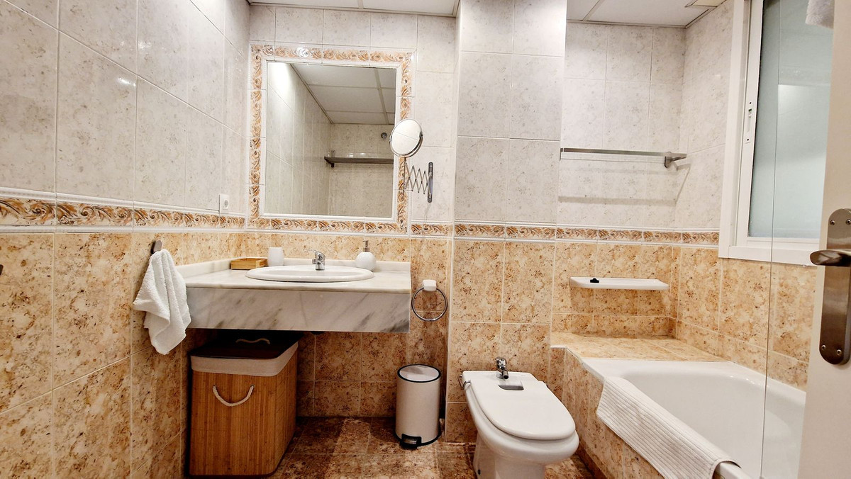Photo 13 Ground Floor Apartment Nueva Andalucía, Costa del Sol, Málaga – R4881553