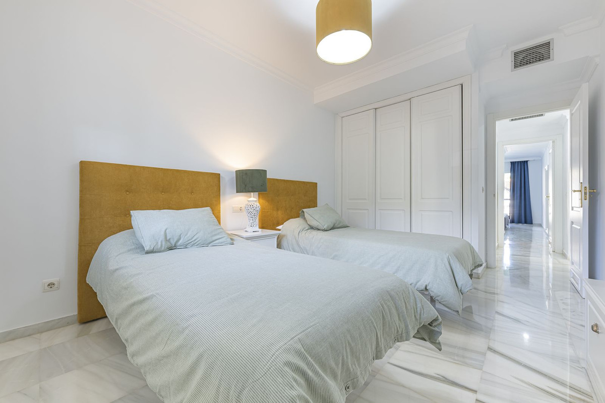 Photo 13 Ground Floor Apartment Nueva Andalucía, Costa del Sol, Málaga – R4927462