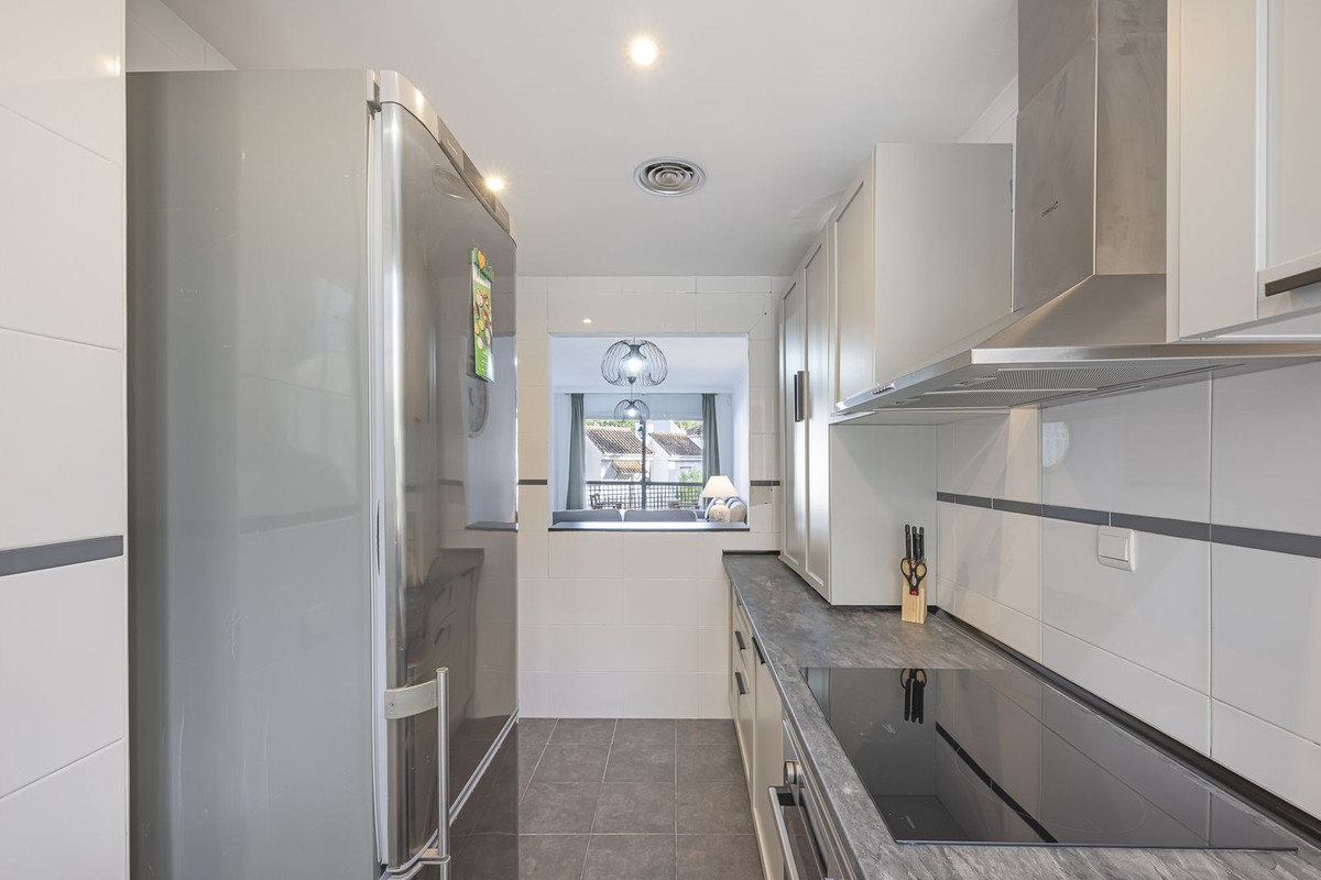 Photo 10 Ground Floor Apartment Nueva Andalucía, Costa del Sol, Málaga – R4927462