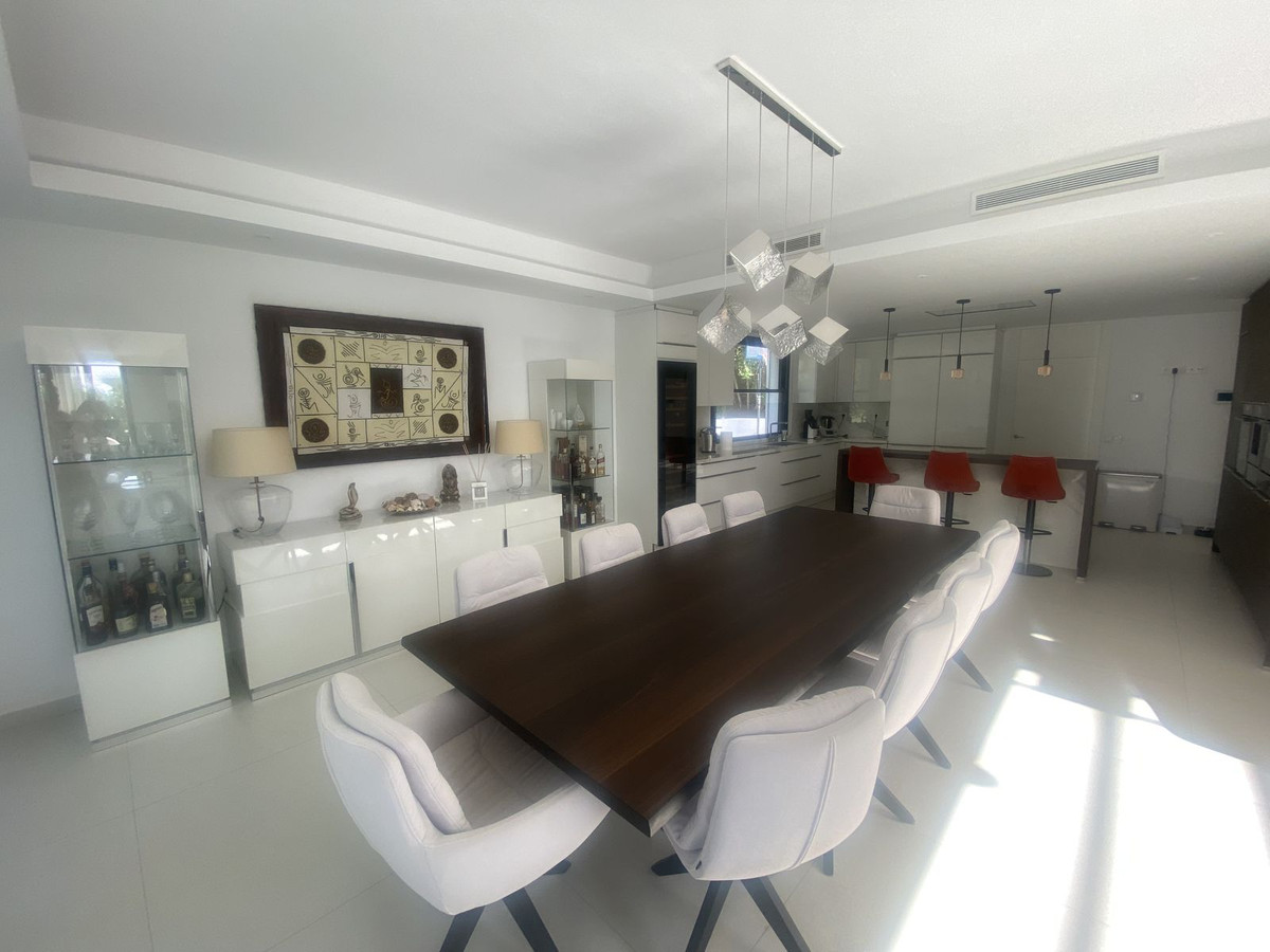 Photo 14 Detached Villa Atalaya, Costa del Sol, Málaga – R4981324