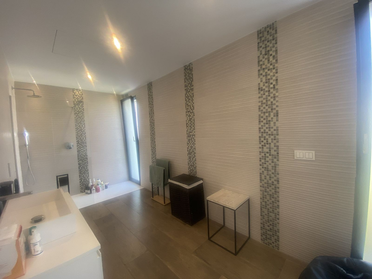 Photo 24 Detached Villa Atalaya, Costa del Sol, Málaga – R4981324