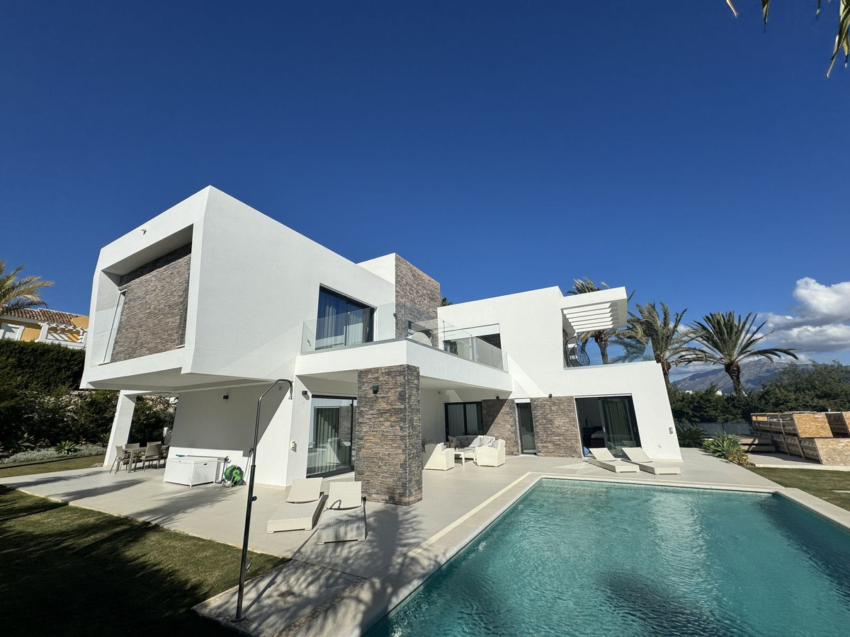 Photo 32 Detached Villa Atalaya, Costa del Sol, Málaga – R4981324