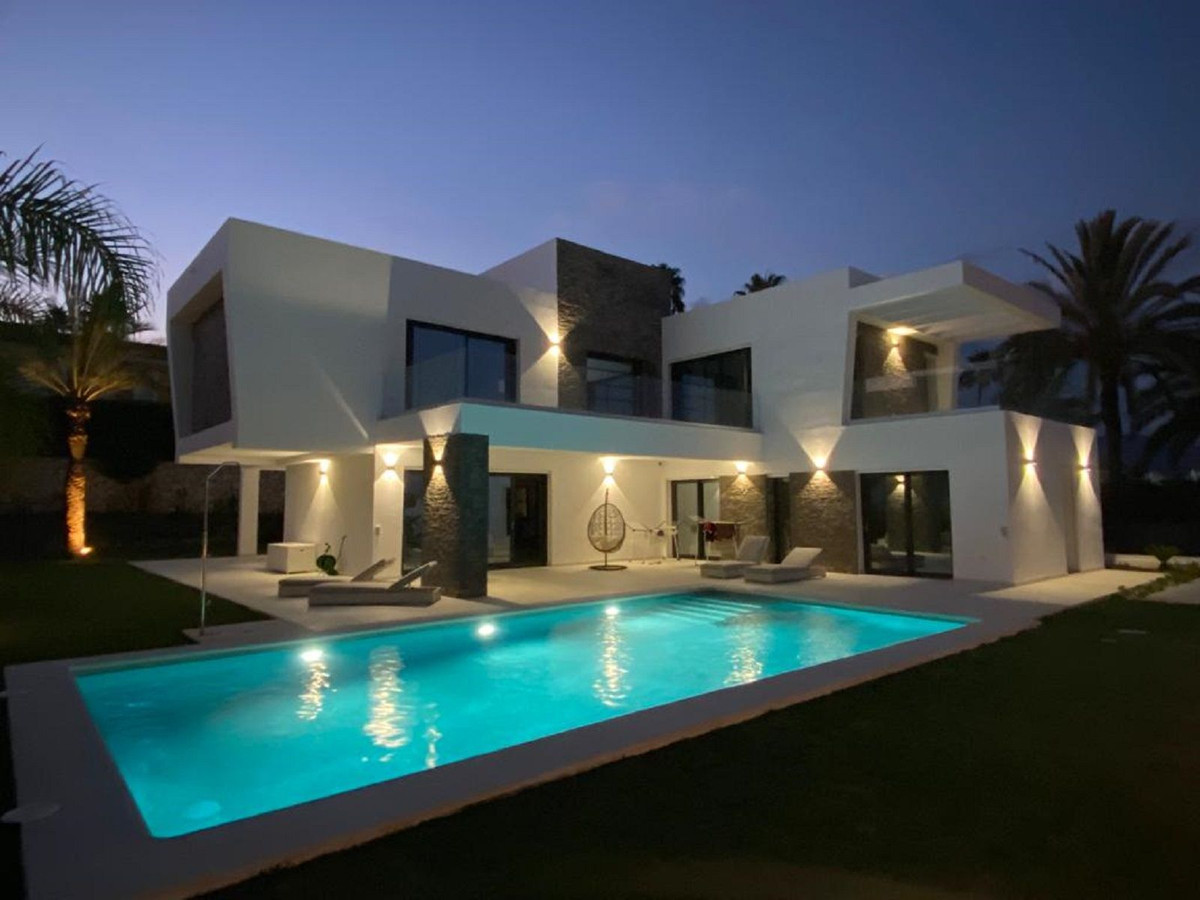 Photo 34 Detached Villa Atalaya, Costa del Sol, Málaga – R4981324