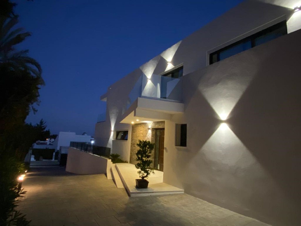Photo 36 Detached Villa Atalaya, Costa del Sol, Málaga – R4981324