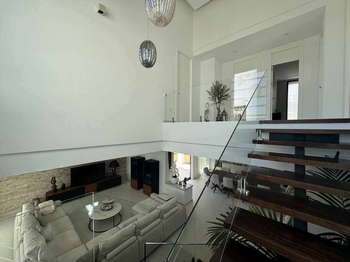 Photo 7 Detached Villa Atalaya, Costa del Sol, Málaga – R4981324