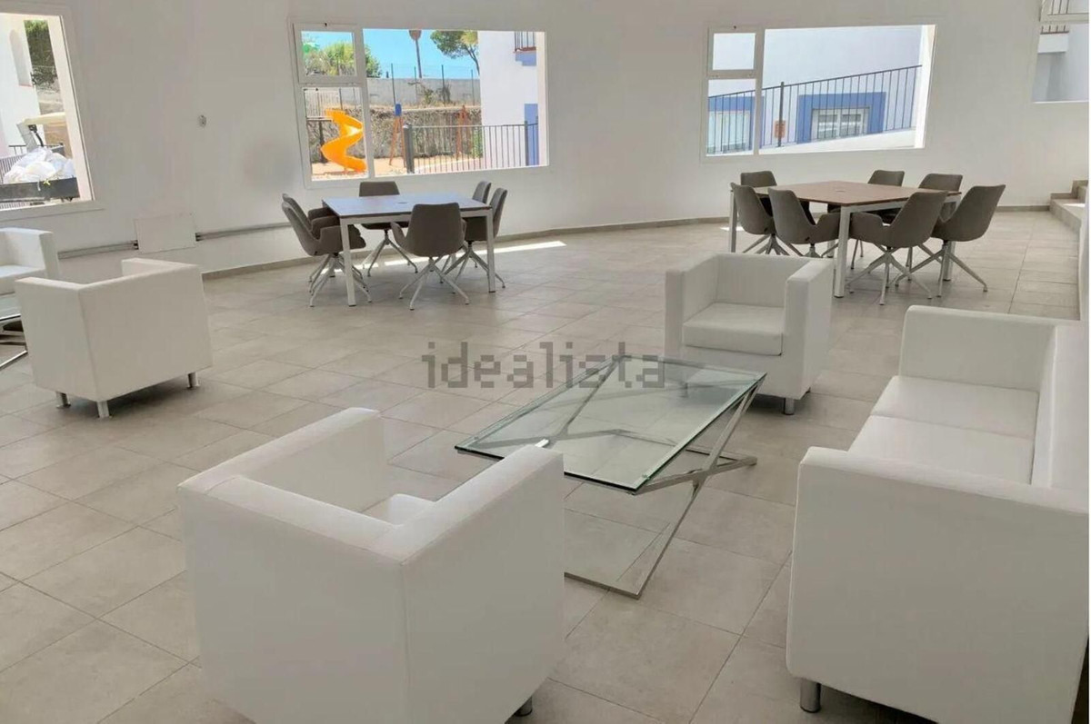 Photo 20 Middle Floor Apartment El Paraiso, Costa del Sol, Málaga – R4968475