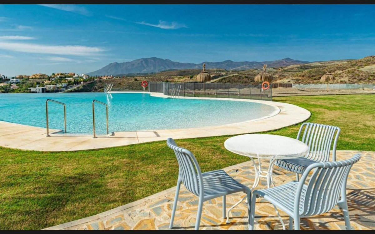 Photo 4 Middle Floor Apartment El Paraiso, Costa del Sol, Málaga – R4968475