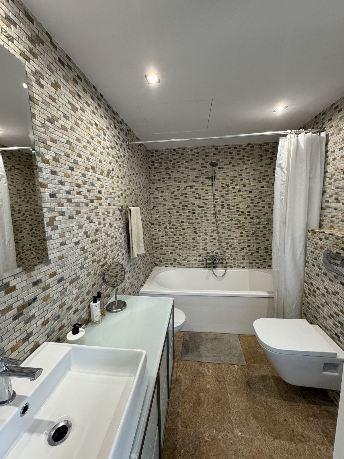 Photo 14 Middle Floor Apartment Nueva Andalucía, Costa del Sol, Málaga – R4683916