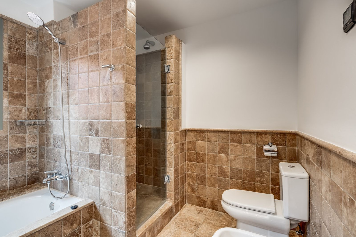 Photo 13 Middle Floor Apartment Atalaya, Costa del Sol, Málaga – R4917337