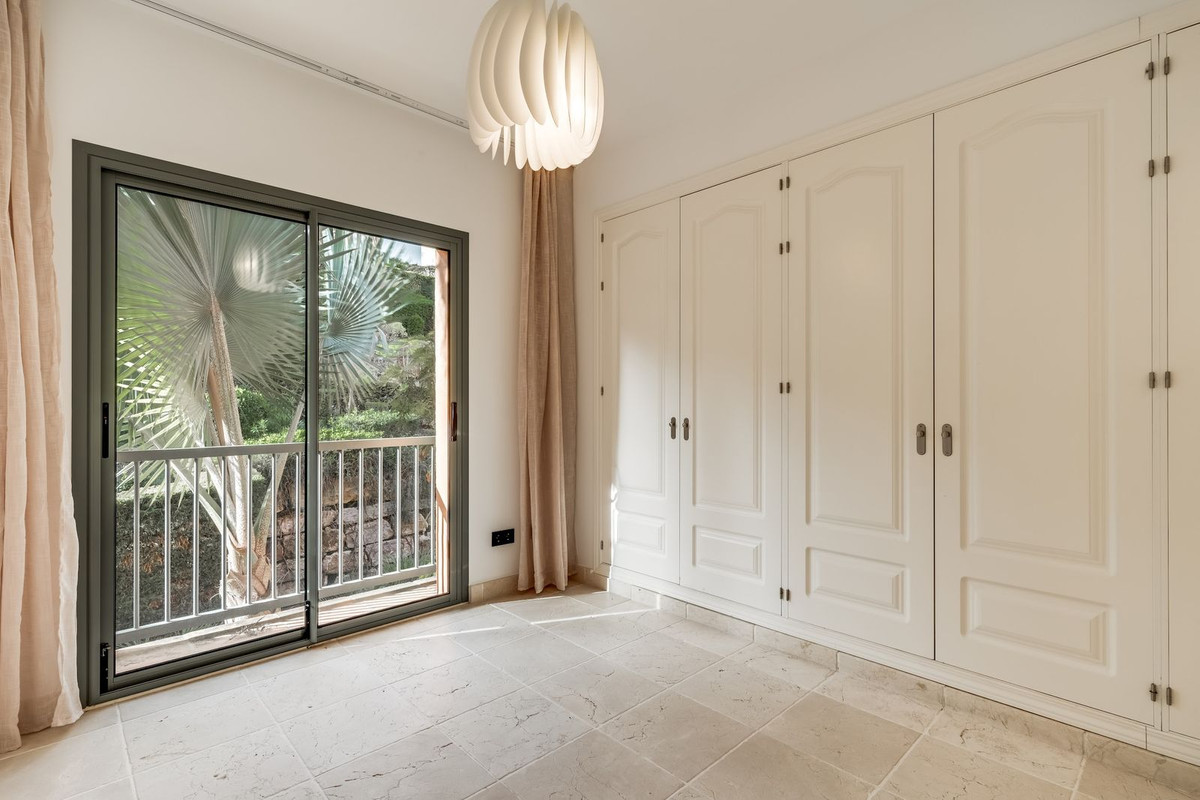 Photo 16 Middle Floor Apartment Atalaya, Costa del Sol, Málaga – R4917337