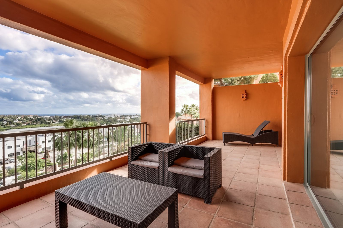 Photo 20 Middle Floor Apartment Atalaya, Costa del Sol, Málaga – R4917337