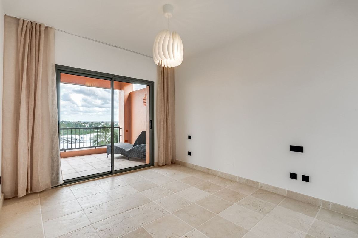 Photo 9 Middle Floor Apartment Atalaya, Costa del Sol, Málaga – R4917337